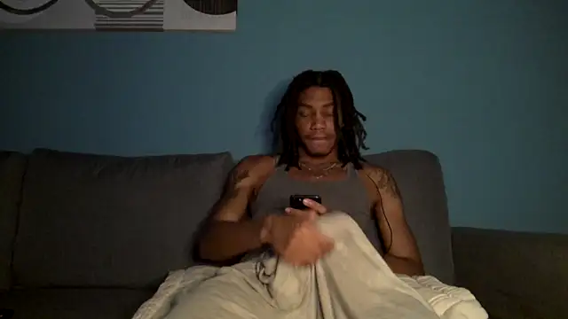 Snapshot of Skinnyblackman chatting on December 17, 4:29 am Skinnyblackman online show from December 17, 4:29 am