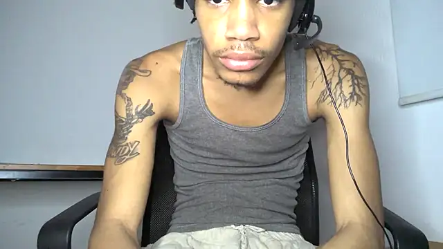 Skinnyblackman online show from June 3, 5:43 am
