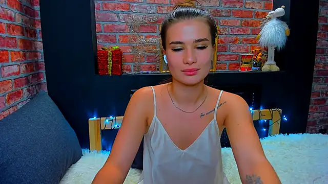 Snapshot of UrJoyy chatting on December 8, 8:15 pm UrJoyy online show from December 8, 8:15 pm