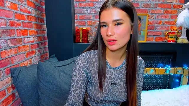 Snapshot of UrJoyy chatting on December 10, 3:01 pm UrJoyy online show from December 10, 3:01 pm