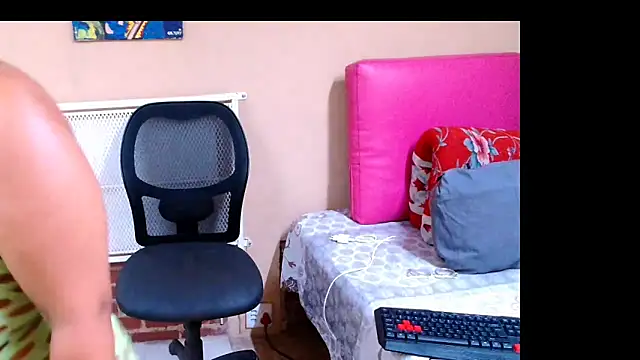 CurvyAfricanGoddess online show from December 10, 7:00 pm