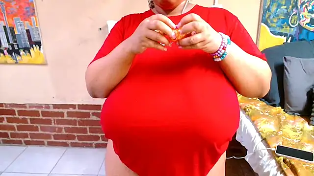 CurvyAfricanGoddess online show from December 4, 6:27 pm