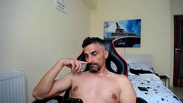 Snapshot of amydamarw chatting on May 15, 2:35 pm amydamarw online show from May 15, 2:35 pm