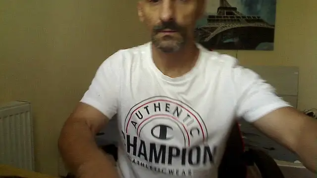 Snapshot of amydamarw chatting on July 1, 6:04 am amydamarw online show from July 1, 6:04 am