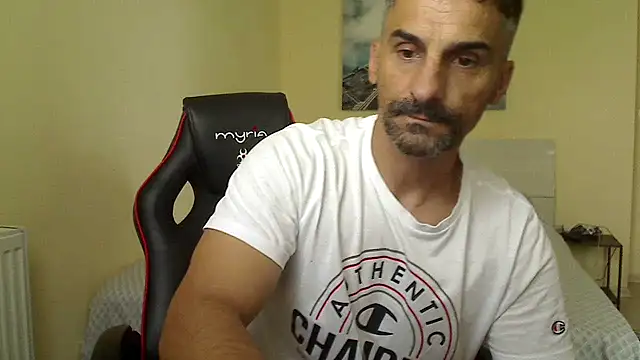 Snapshot of amydamarw chatting on July 2, 6:52 am amydamarw online show from July 2, 6:52 am