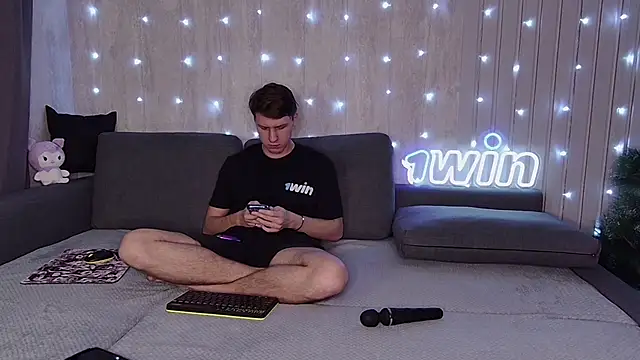 wineandboobss online show from December 17, 4:21 pm