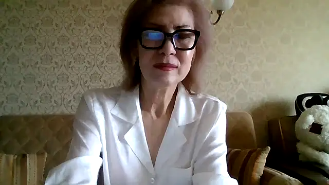 Snapshot of Elegant00Lady chatting on May 11, 4:07 am Elegant00Lady online show from May 11, 4:07 am