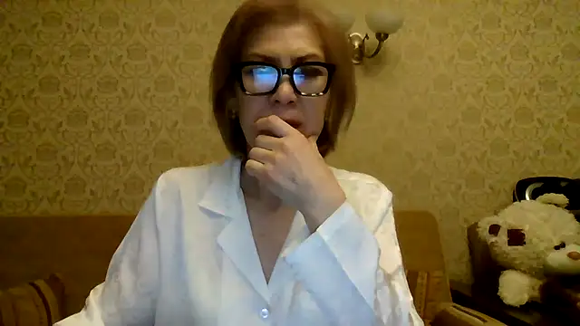 Snapshot of Elegant00Lady chatting on May 30, 6:05 pm Elegant00Lady online show from May 30, 6:05 pm