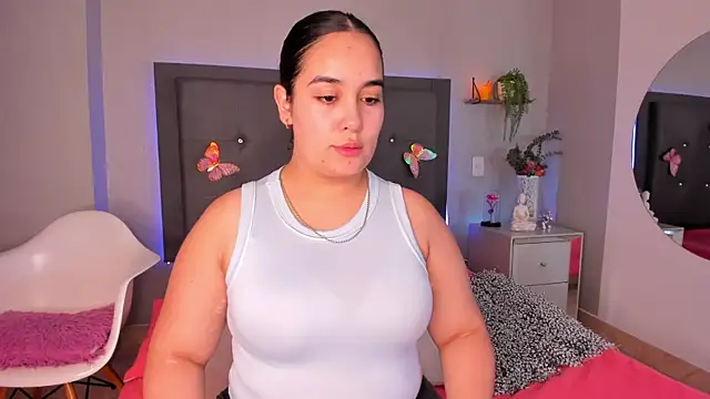 Snapshot of emma_lye chatting on July 24, 7:23 pm emma lye online show from July 24, 7:23 pm
