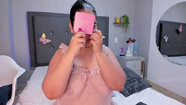 Snapshot of emma_lye chatting on July 28, 7:50 pm emma lye online show from July 28, 7:50 pm