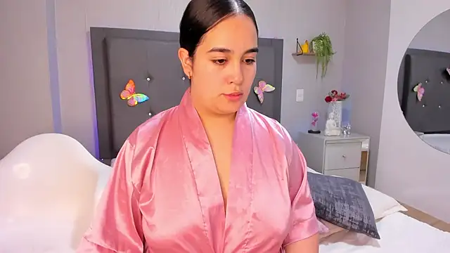Snapshot of emma_lye chatting on August 3, 6:55 pm emma lye online show from August 3, 6:55 pm