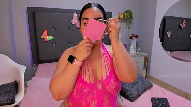 Snapshot of emma_lye chatting on August 6, 7:27 pm emma lye online show from August 6, 7:27 pm