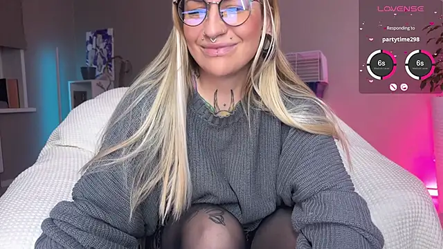 Tanya Acid online show from December 18, 4:18 am