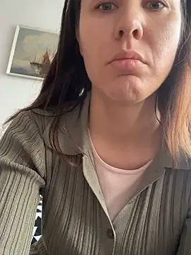 Snapshot of Sara_darling chatting on November 19, 10:59 am Sara darling online show from November 19, 10:59 am