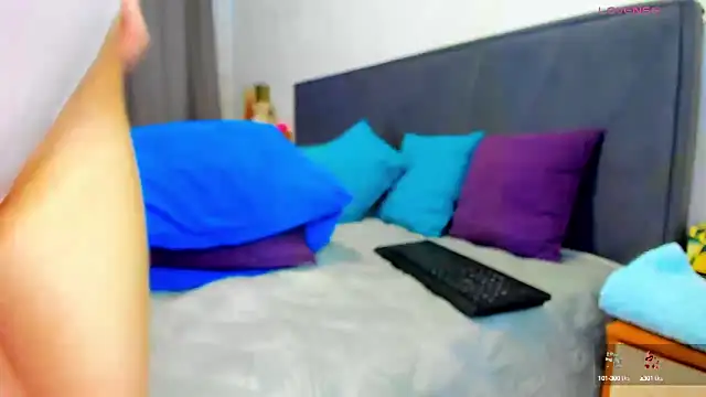 Snapshot of _Luna_Ly chatting on March 14, 4:43 am  Luna Ly online show from March 14, 4:43 am