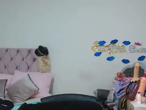 lanaqueen699 online show from February 3, 3:27 pm