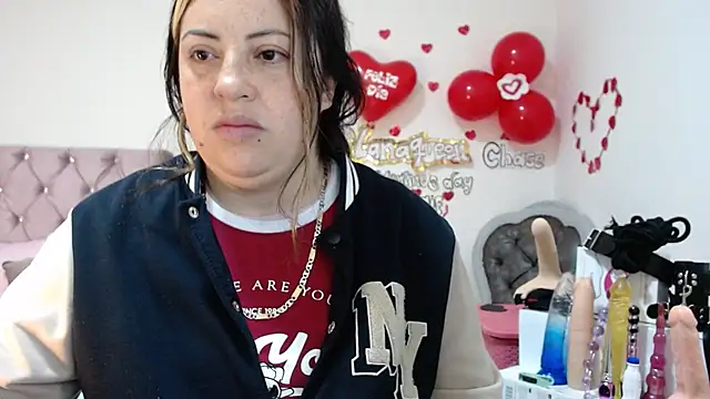 lanaqueen699 online show from March 5, 12:22 pm