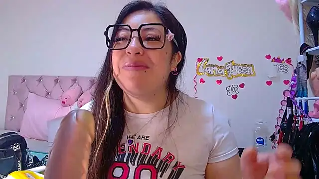 lanaqueen699 online show from April 23, 12:29 pm