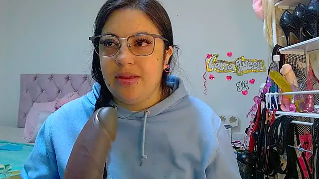 Snapshot of lanaqueen699 chatting on May 14, 12:23 pm lanaqueen699 online show from May 14, 12:23 pm