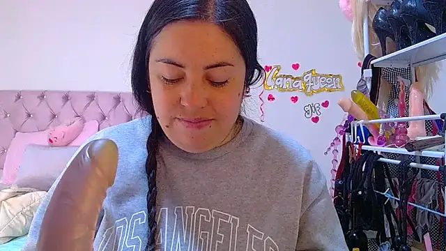 Snapshot of lanaqueen699 chatting on May 15, 12:23 pm lanaqueen699 online show from May 15, 12:23 pm