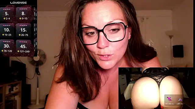 Snapshot of vagina02cam chatting on July 23, 12:46 am vagina02cam online show from July 23, 12:46 am