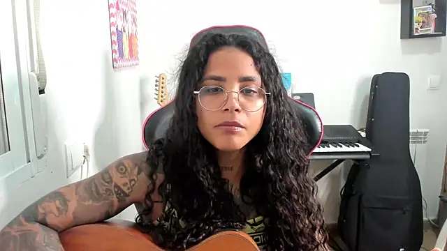 Snapshot of Ama_music chatting on June 16, 3:03 pm Ama music online show from June 16, 3:03 pm