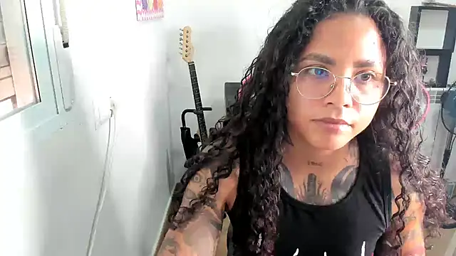 Snapshot of Ama_music chatting on July 23, 9:07 am Ama music online show from July 23, 9:07 am