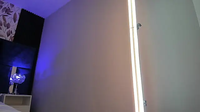 Larabrooks online show from November 12, 7:13 pm