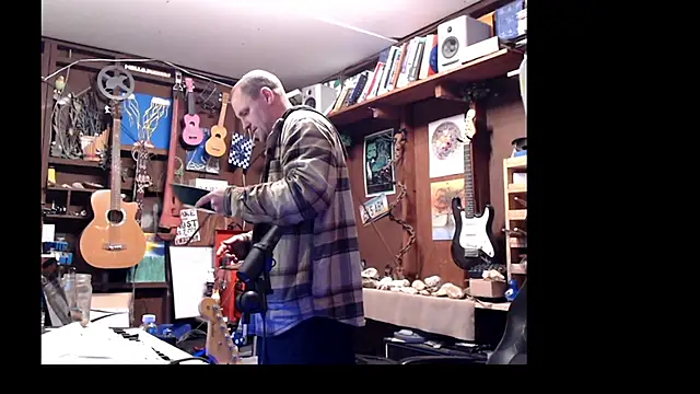 Snapshot of itsjameswebbscope chatting on March 6, 4:52 am itsjameswebbscope online show from March 6, 4:52 am