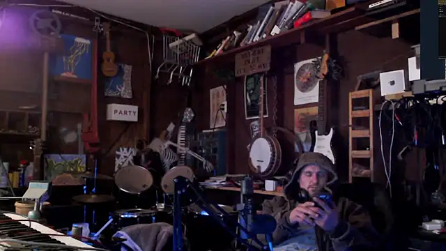 Snapshot of itsjameswebbscope chatting on November 14, 2:16 pm itsjameswebbscope online show from November 14, 2:16 pm