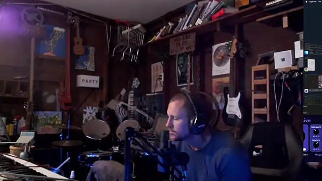 Snapshot of itsjameswebbscope chatting on November 15, 2:20 am itsjameswebbscope online show from November 15, 2:20 am