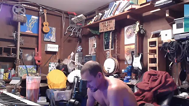 Snapshot of itsjameswebbscope chatting on November 16, 8:25 pm itsjameswebbscope online show from November 16, 8:25 pm