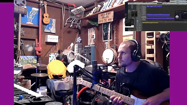 Snapshot of itsjameswebbscope chatting on November 17, 8:31 am itsjameswebbscope online show from November 17, 8:31 am