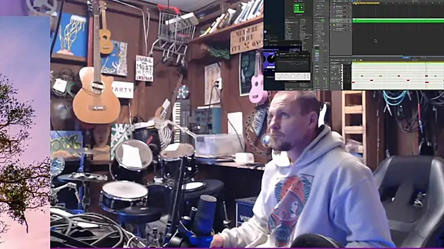 Snapshot of itsjameswebbscope chatting on November 24, 9:47 pm itsjameswebbscope online show from November 24, 9:47 pm