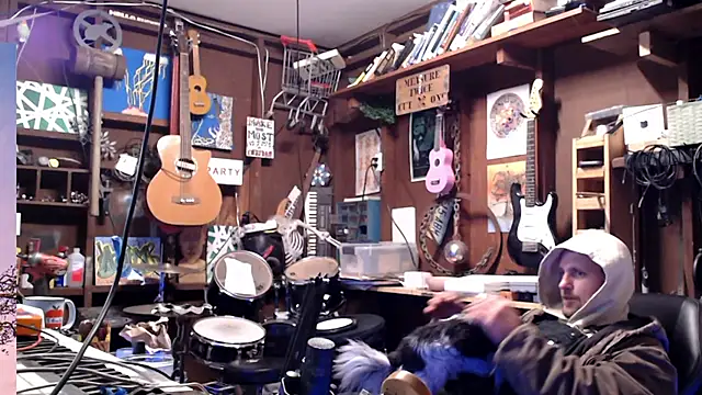 Snapshot of itsjameswebbscope chatting on November 25, 1:00 pm itsjameswebbscope online show from November 25, 1:00 pm