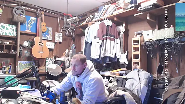 Snapshot of itsjameswebbscope chatting on November 30, 9:19 pm itsjameswebbscope online show from November 30, 9:19 pm