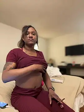 Snapshot of PrettyGal_Tingz chatting on February 21, 1:55 am PrettyGal Tingz online show from February 21, 1:55 am