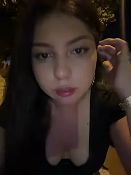 Snapshot of Maii_chan chatting on February 1, 12:51 am Maii chan online show from February 1, 12:51 am