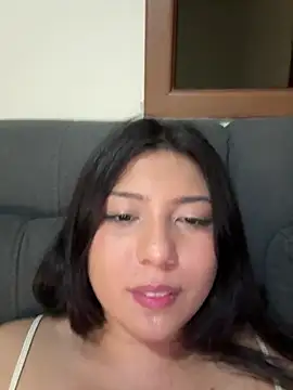 Snapshot of Maii_chan chatting on February 23, 7:44 am Maii chan online show from February 23, 7:44 am