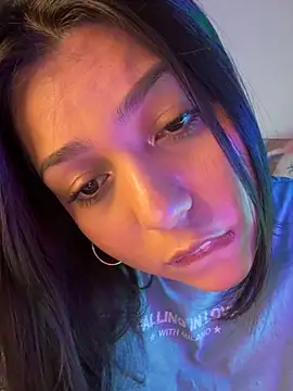 Snapshot of Maii_chan chatting on October 13, 6:02 am Maii chan online show from October 13, 6:02 am