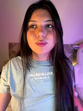 Snapshot of Maii_chan chatting on October 22, 5:41 am Maii chan online show from October 22, 5:41 am