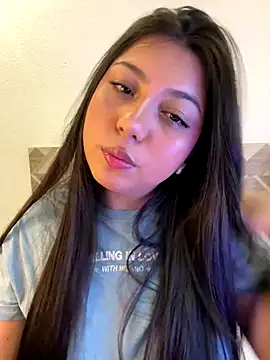 Snapshot of Maii_chan chatting on November 4, 6:23 am Maii chan online show from November 4, 6:23 am