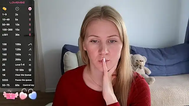 Snapshot of IsabelAllen chatting on September 16, 11:44 am IsabelAllen online show from September 16, 11:44 am