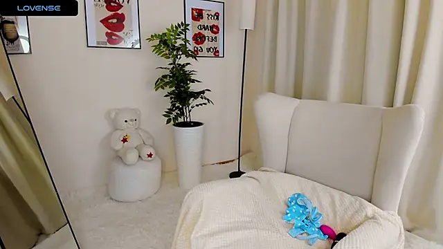 VanessaSmuth online show from October 28, 1:42 am