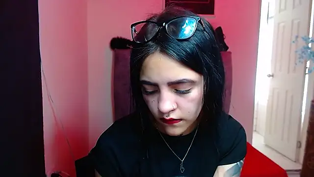 Violettasquirt online show from October 23, 3:33 pm