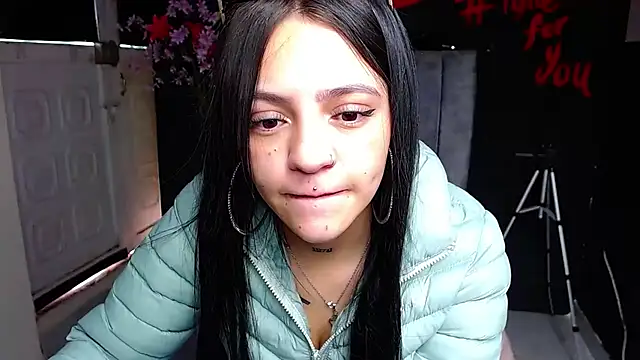 Violettasquirt online show from March 4, 1:39 pm