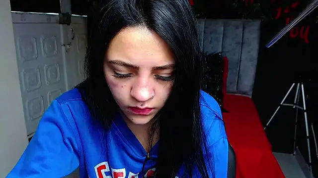 Snapshot of Violettasquirt chatting on May 13, 2:14 pm Violettasquirt online show from May 13, 2:14 pm