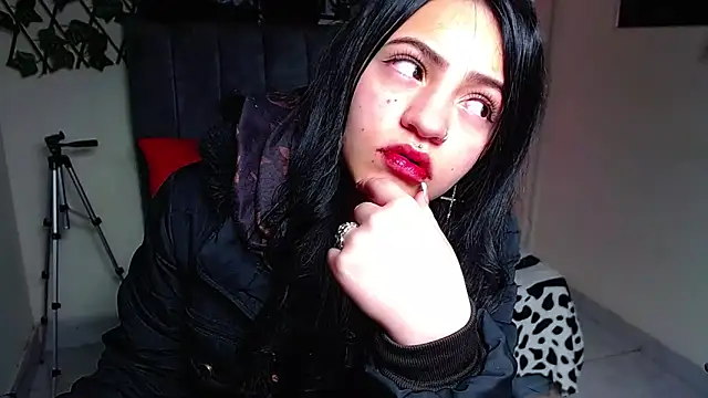 Violettasquirt online show from June 22, 1:30 pm