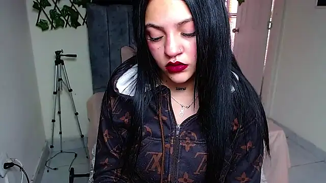 Violettasquirt online show from July 29, 1:31 pm