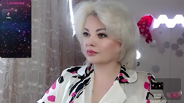 Snapshot of JewellKiss7 chatting on January 4, 7:23 pm JewellKiss7 online show from January 4, 7:23 pm